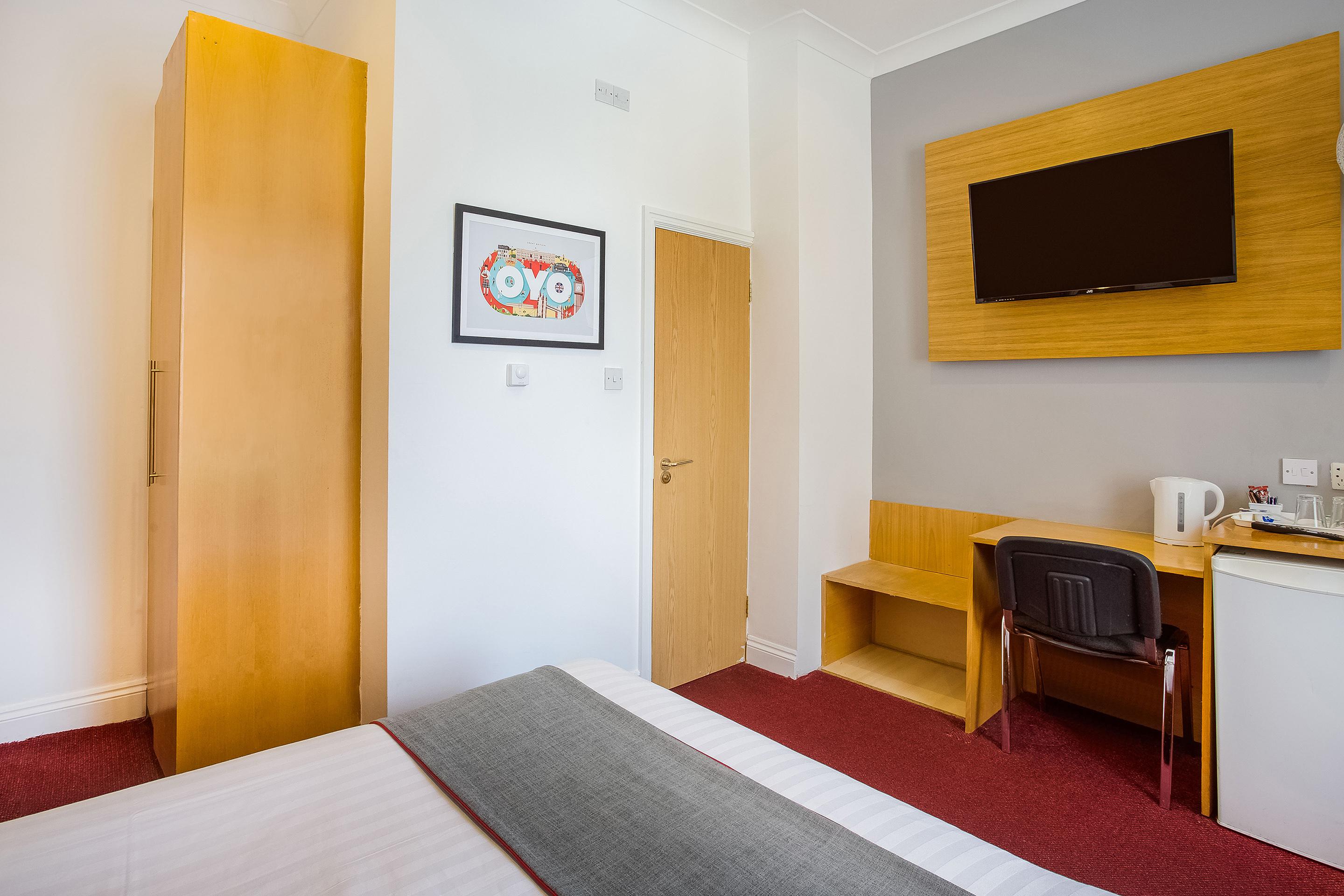 Oyo London Guest House Экстерьер фото